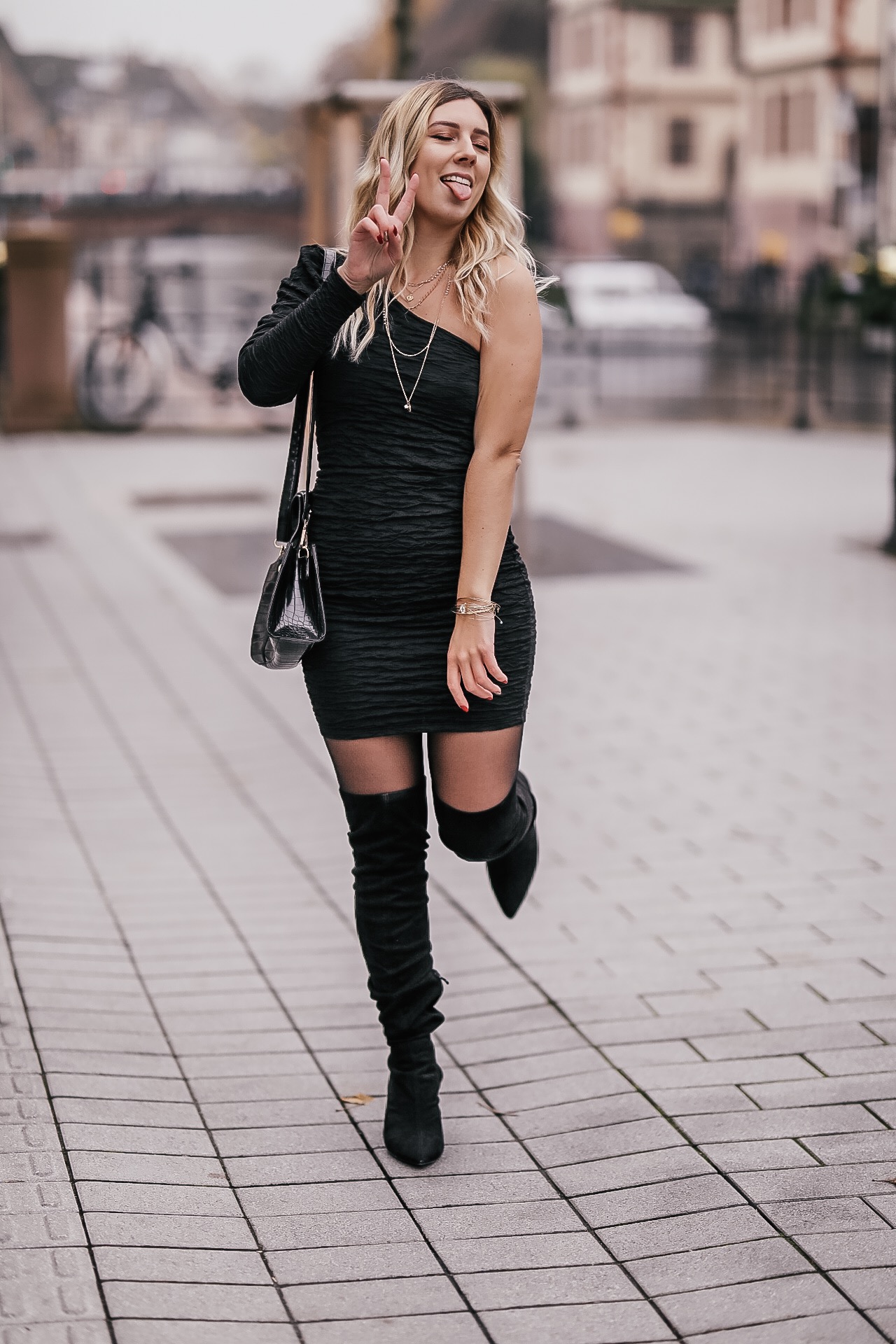 tenue de fête robe noire